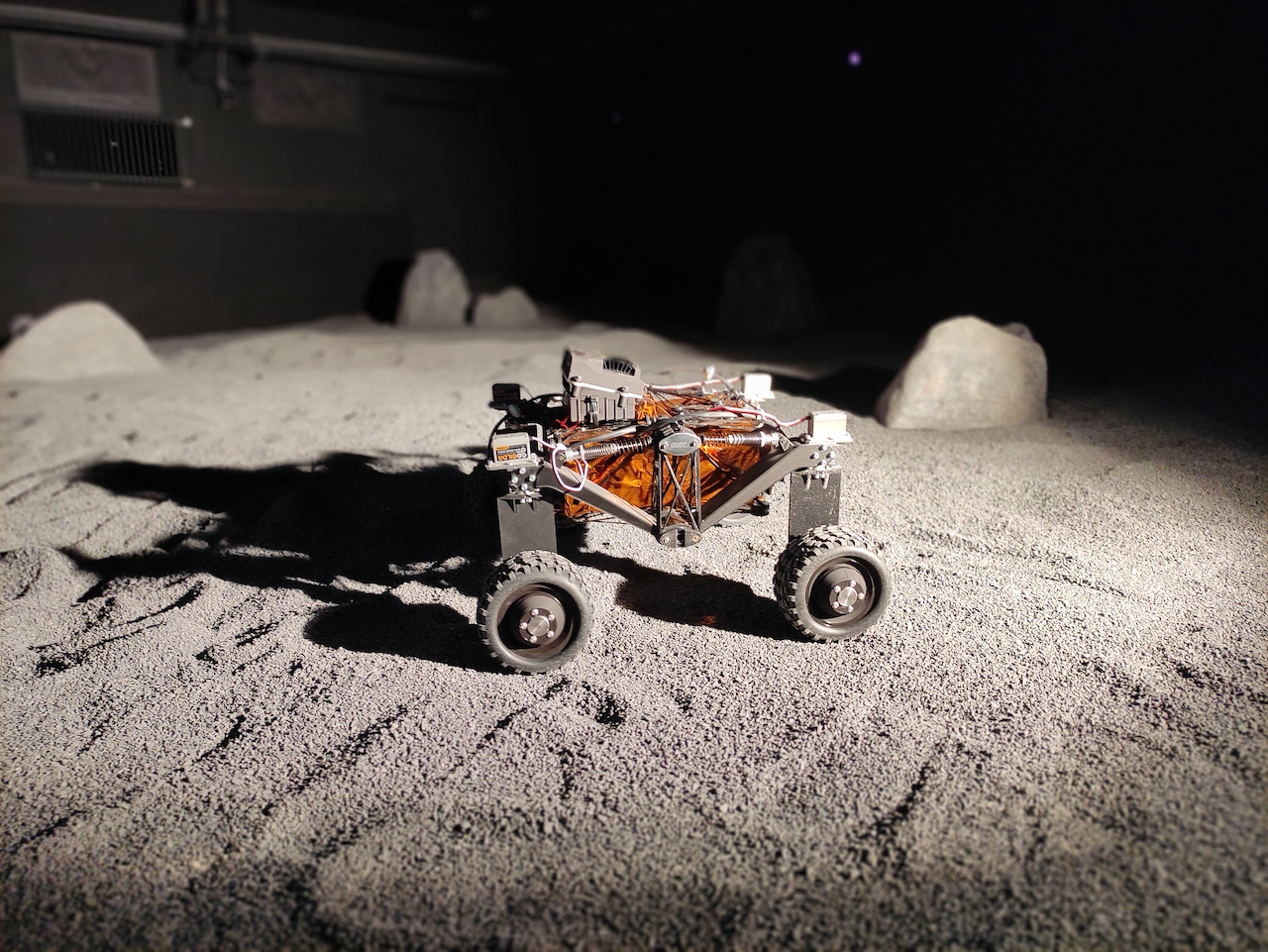A lunar rover with an anisoprinted suspension (Smooth PA – composite carbon fiber reinforcement)